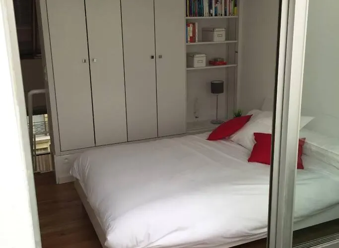 Duplex Près Des Champs-élysées Appartement Paris